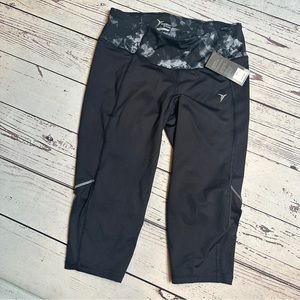 Old Navy Cropped Capri Leggings NWT